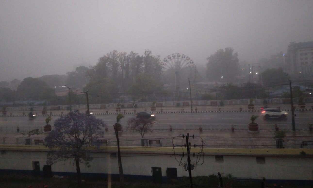 हावाहुरी सहित वर्षाले काठमाडौं उपत्यका प्रभावित, साँझमै अँध्यारो