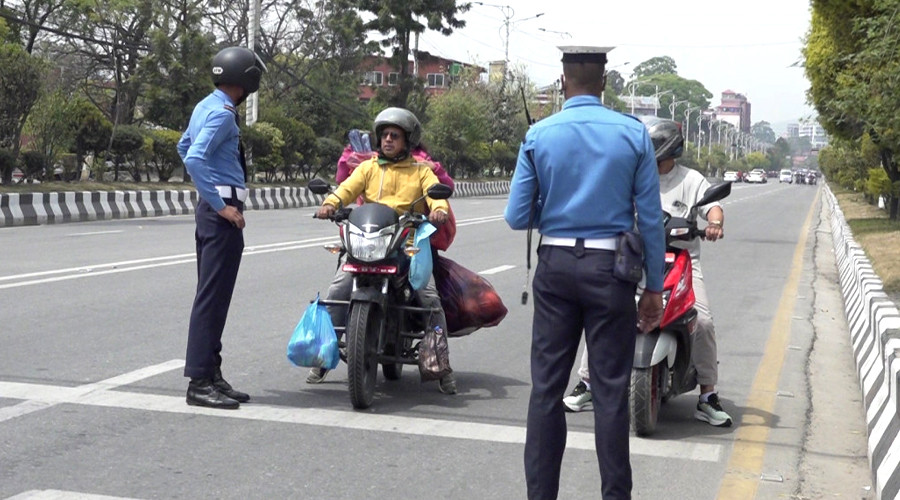 काठमाडौँमा ट्राफिक नियम कडाइ