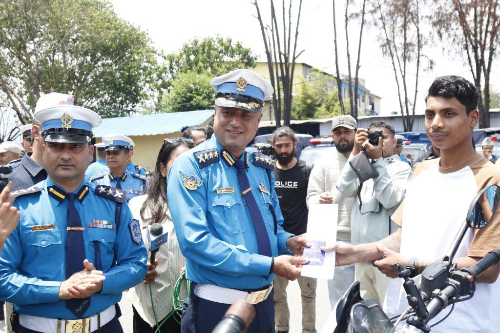 उपत्यकाबाट चोरी भएका ६५ मोटरसाइकल र स्कुटर धनीलाई फिर्ता