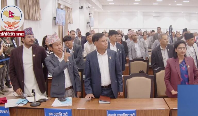 प्रधानमन्त्री बालेन अनुपस्थित भएपछि प्रतिनिधिसभा अवरुद्ध, विपक्षीद्वारा राजीनामा माग