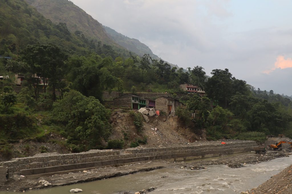 तातोपानी बस्ती जोगाउन नदी नियन्त्रण योजना समयअघि नै सम्पन्न