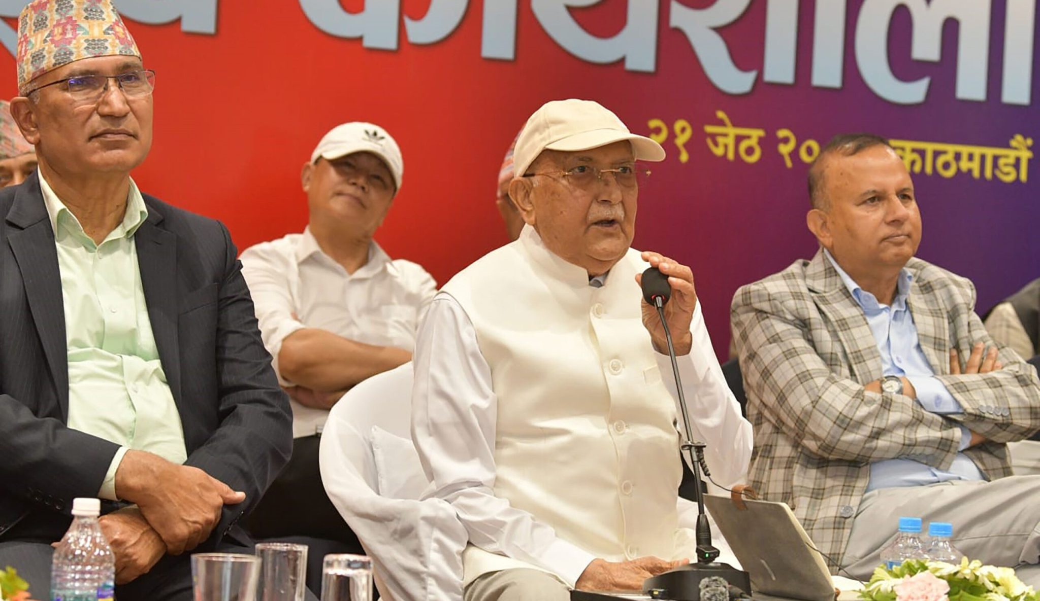 आँधी चल्नेबित्तिकै ढलिहाल्ने पार्टी एमाले होइन : अध्यक्ष ओली