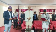 बागमतीका नवनियुक्त भौतिक पूर्वाधारमन्त्री बज्राचार्यले लिए शपथ
