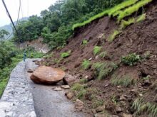 अविरल वर्षाले देशभरका मुख्य सडक प्रभावित, पाँच राजमार्ग पूर्ण अवरुद्ध
