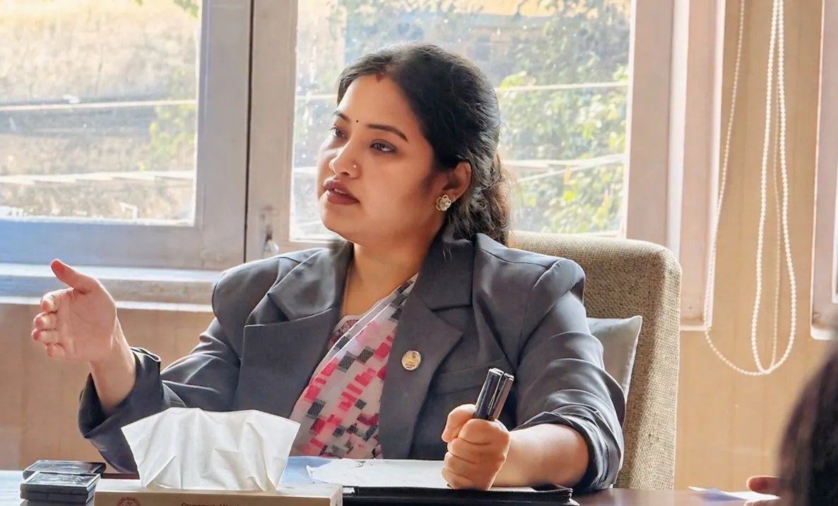 सरुवा भएका कर्मचारीलाई रमाना नदिने प्रमुखबाटै तलब असुल्ने चेतावनी